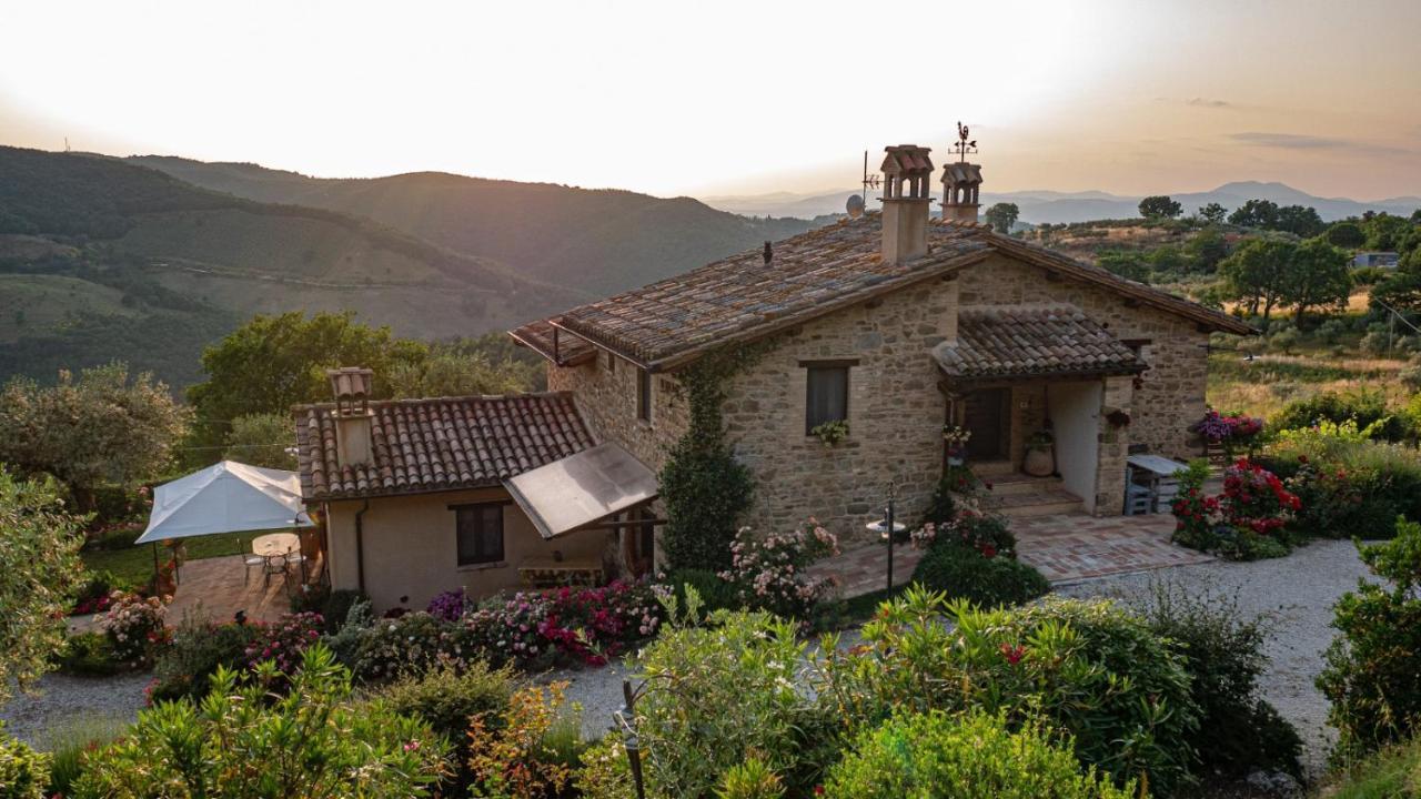 Il Casale Di Fiore Cannara Exterior photo